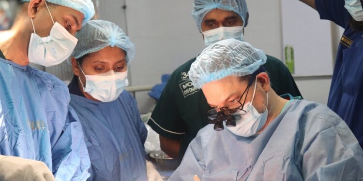 পাবনার জোড়া মাথার জমজ শিশু রাবেয়ার সফল অস্ত্রোপচার