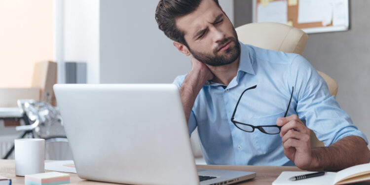 দীর্ঘ সময় বসে থাকা কেন এত ক্ষতিকর?