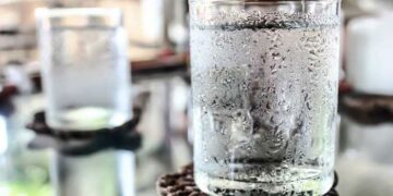 গরমে কেন ঠান্ডা পানি খাবেন না ?