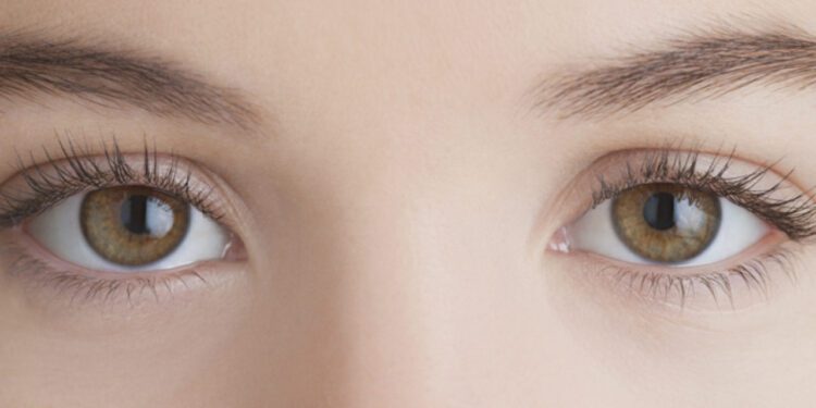 সহজ ৩টি ব্যায়ামে ভালো থাকবে দৃষ্টিশক্তি