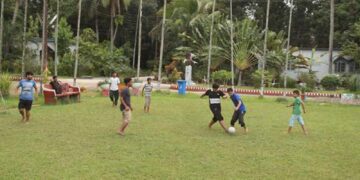 মাঠ ছাড়া কীভাবে বাঁচবে ওরা?