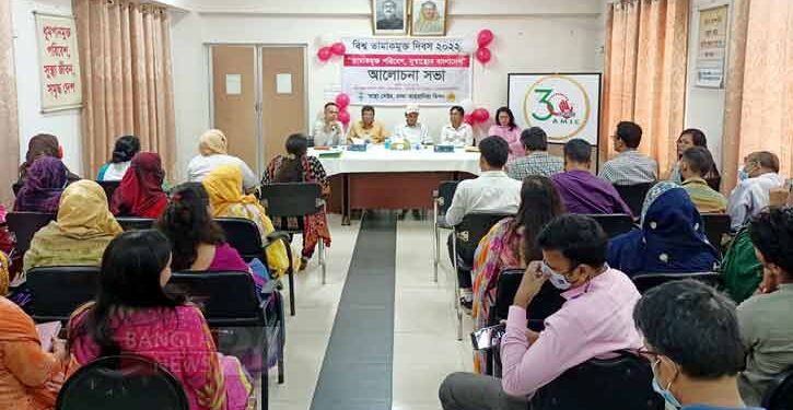 সিগারেটের ফিল্টার থেকে ৭০০০’র বেশি ক্ষতিকারক রাসায়নিক পদার্থ নির্গত হয়