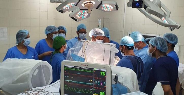 মুভমেন্ট ডিজঅর্ডার চিকিৎসায় ৩টি সফল ডিপ ব্রেইন স্টিমুলেশন সার্জারি সম্পন্ন