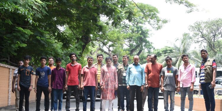 ২০ লাখ পিস নকল ওষুধসহ ১০ জন আটক