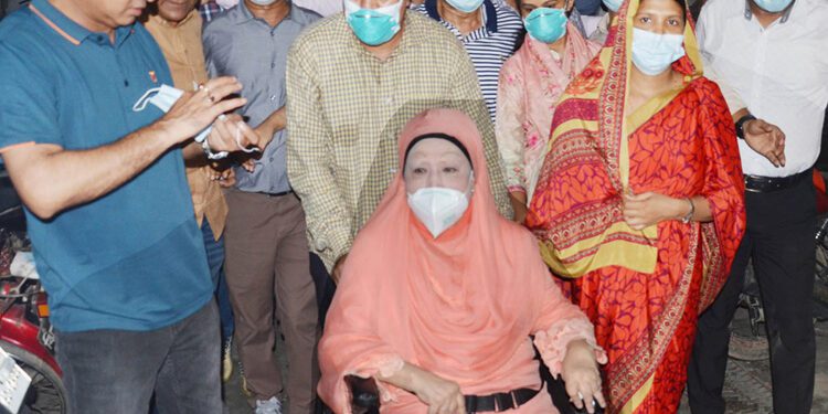 হাসপাতালে ভর্তি বিএনপি চেয়ারপারসন খালেদা জিয়া