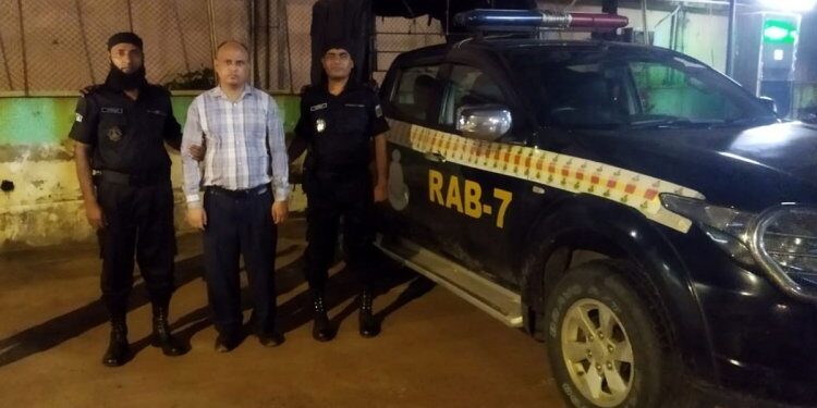 এসএসি পাস আর চিকিৎসা দিতেন চক্ষু বিশেষজ্ঞ ও সার্জন হিসেবে