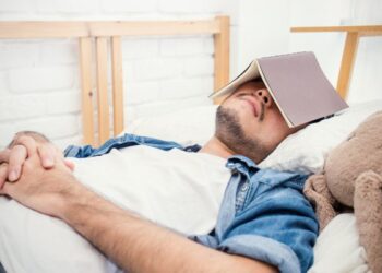 দুপুরে ঘুমানো কি স্বাস্থ্যের জন্য ভালো?