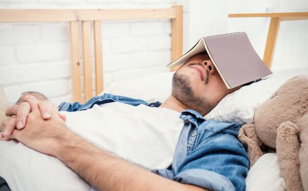 দুপুরে ঘুমানো কি স্বাস্থ্যের জন্য ভালো?