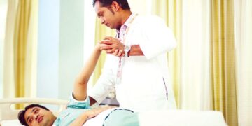 ব্যথার ওষুধ খাবেন নাকি ফিজিওথেরাপি নেবেন?