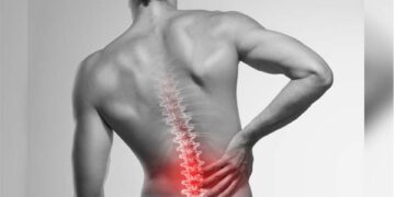 মেরুদণ্ডে চাপ কমাতে যেভাবে ওজন তুলবেন