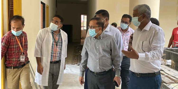 কক্সবাজার সদর হাসপাতাল পরিদর্শন করলেন স্বাস্থ্য অধিদপ্তরের মহাপরিচালক