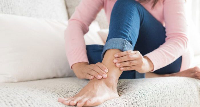 পায়ের পাতা দিয়ে প্রকাশ পায় দুটি বিপজ্জনক রোগের লক্ষণ