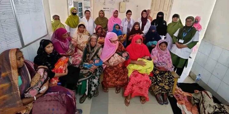 দিনাজপুরের সরকারি হাসপাতালে সিজার ছাড়াই একদিনে ১২ শিশুর জন্ম