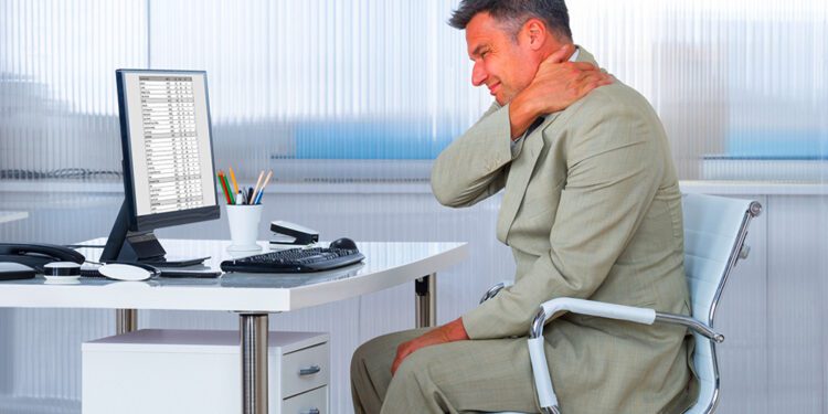 একটানা বসে কাজ করাতে কাঁধে-পিঠে ব্যথা ? করণীয় জানুন