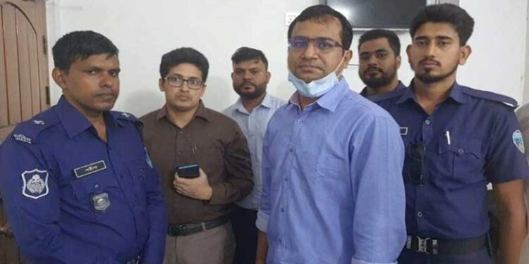 চকরিয়ার জমজম হাসপাতাল থেকে ভুয়া চিকিৎসক গ্রেপ্তার, ৫০ হাজার টাকা জরিমানা