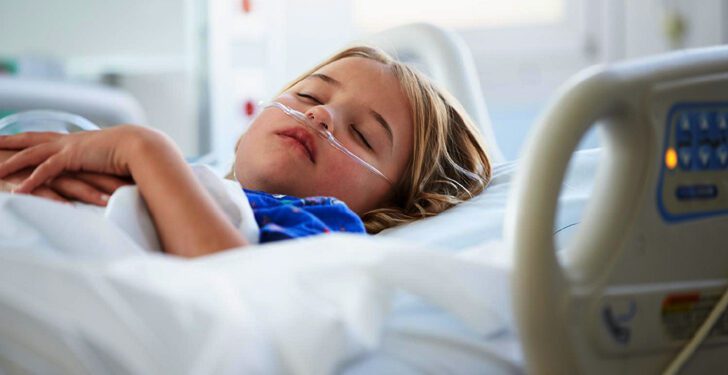 যেসব লক্ষণে সহজেই বুঝবেন নিউমোনিয়ায় আক্রান্ত