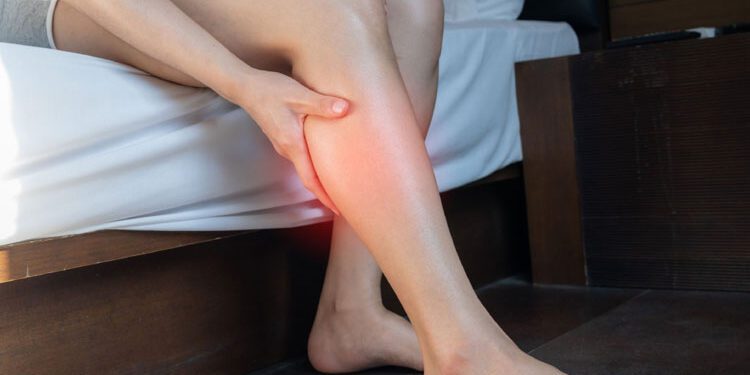 রাতে পা কামড়ানো রোগের কারণ ও করণীয়