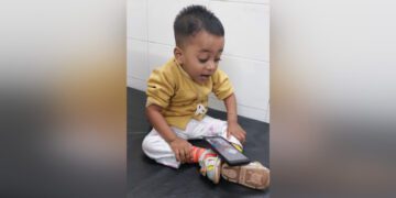 জিন থেরাপির ১ মাস পর রায়হান এখন নড়াচড়া করতে, বসতে ও কথা বলতে পারে