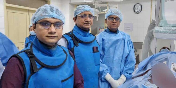 প্রথমবার দেশে সরকারিভাবে সলিমুল্লাহতে লিভার ক্যান্সারের টেইস চিকিৎসা শুরু 