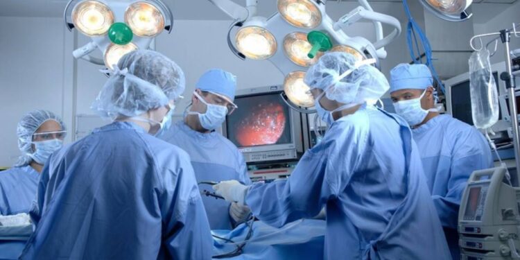 প্রথমবার বিশ্বে গর্ভে থাকা শিশুর মস্তিষ্কের সফল অস্ত্রোপচার করলেন মার্কিন চিকিৎসক দল