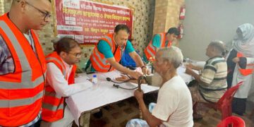চট্টগ্রাম ফিল্ড হাসপাতাল উদ্যোগে ফ্রি চিকিৎসা-ওষুধ পেলেন দুই শতাধিক রোগী