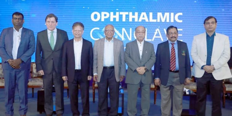 নির্ভুল ও নিরাপদ চোখের চিকিৎসায় দেশে এল অত্যাধুনিক প্রযুক্তি