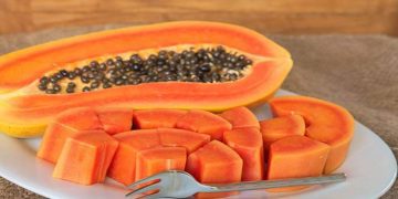 খালি পেটে পেঁপে খেলে হতে পারে পেটের সমস্যাসহ কিডনিতে পাথর